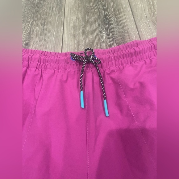 NWT! Bonobos Rec Shorts‎ in Very Berry - Picture 6 of 12